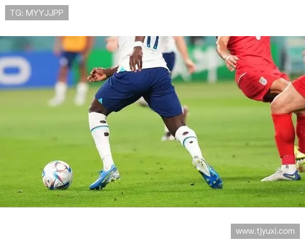 爱穿长袜的足球球星:探索他们独特的时尚选择与场上表现 爱穿长袜的足球球星:探索他们独特的时尚选择与场上表现