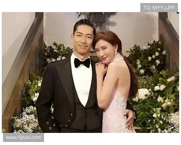 球星背后的她:探秘足球明星与女友的爱情故事与生活点滴 球星背后的她:探秘足球明星与女友的爱情故事与生活点滴