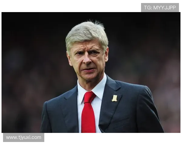 黑衣球星登场 足球场上这些穿黑衣的传奇人物引人注目